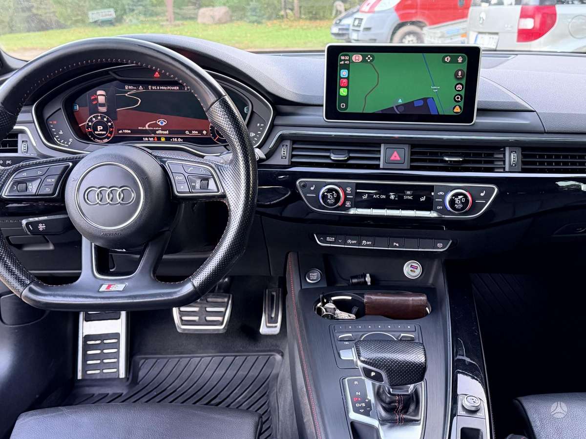 Audi A4, 2.0 l., Седан
