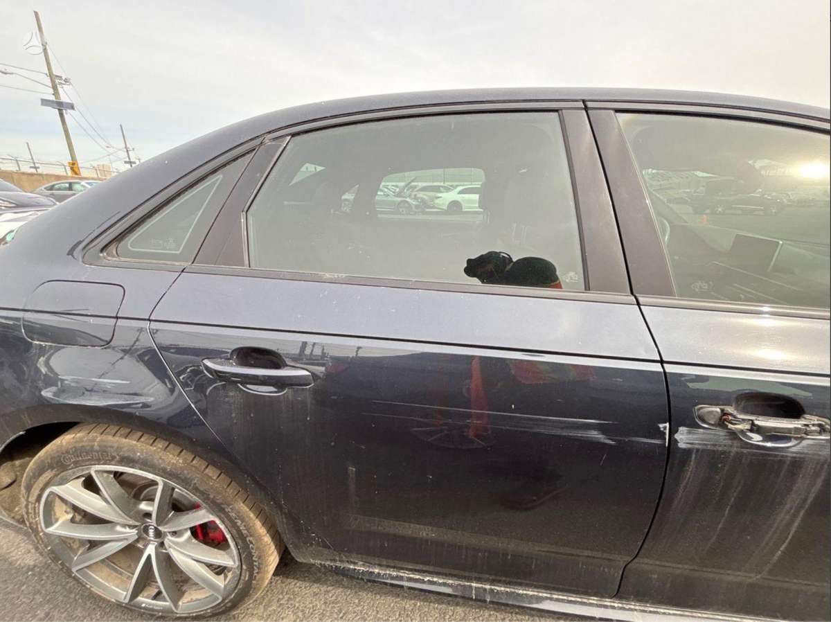 Audi A4, 2.0 l., Седан