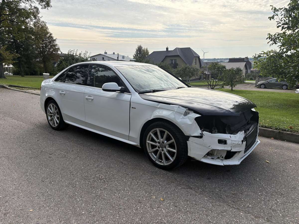 Audi A4, 2.0 l., saloon / sedan