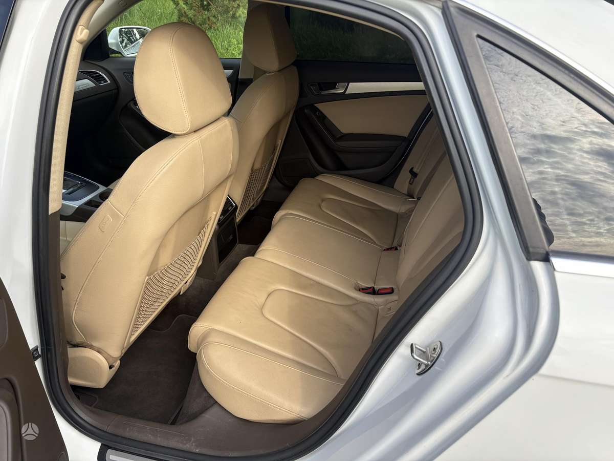 Audi A4, 2.0 l., Седан