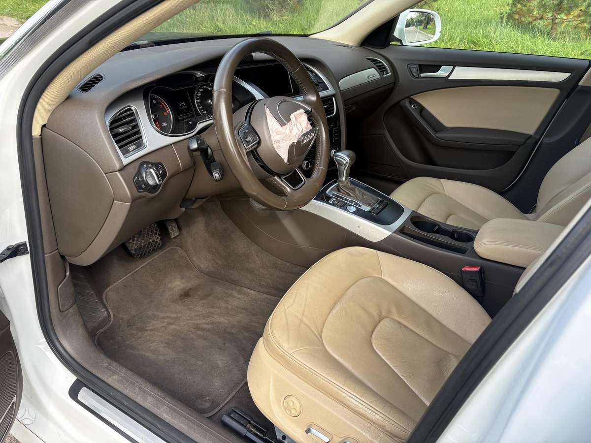 Audi A4, 2.0 l., Седан