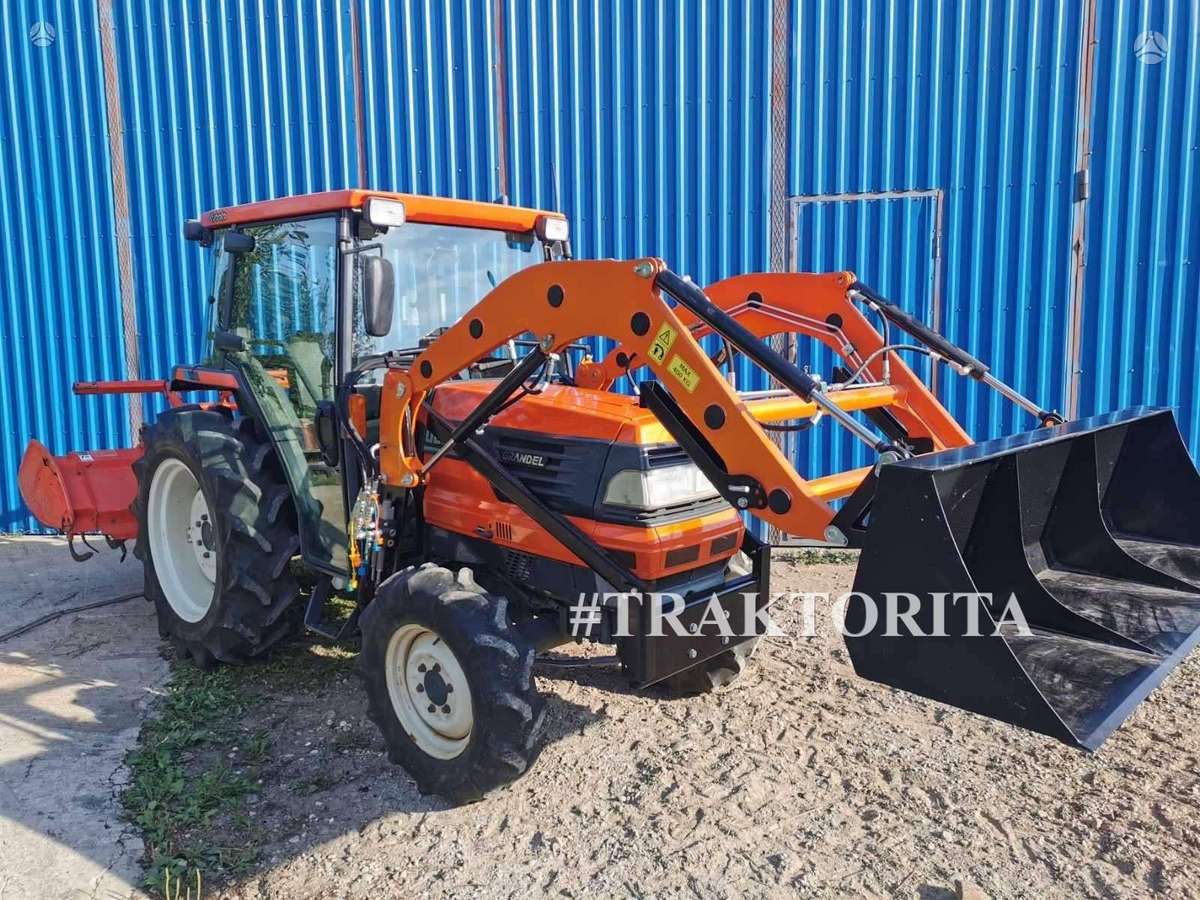Kubota NAUJA SIUNTA+NUOLAIDOS, tractors