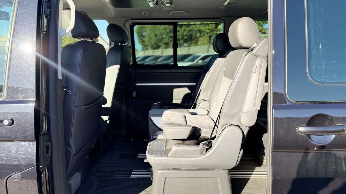 Volkswagen Multivan, 2.0 l., Минивэн