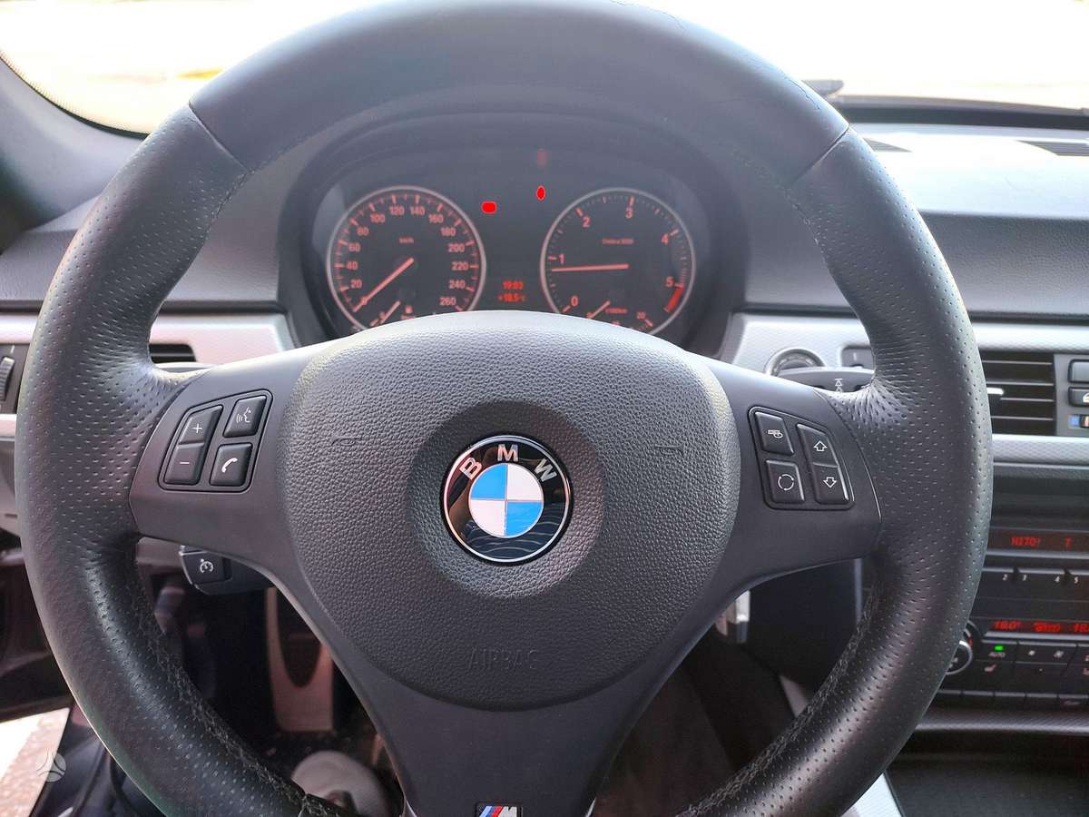 BMW 318, 2.0 l., Седан