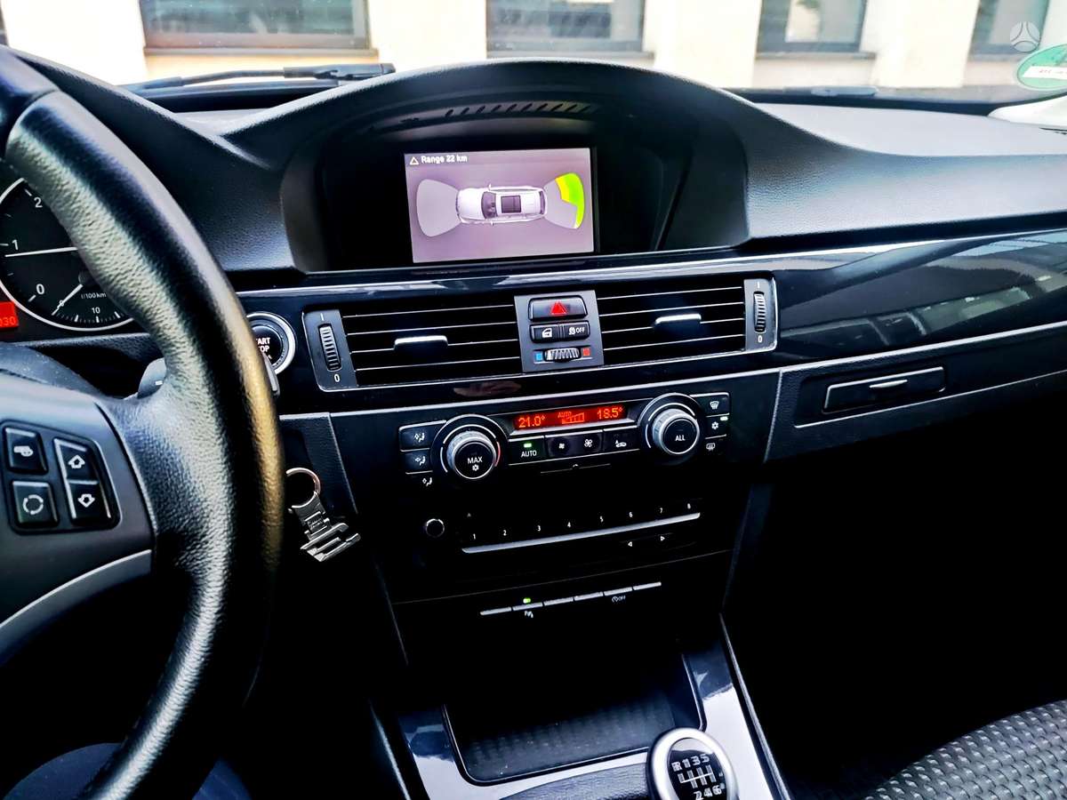 BMW 318, 2.0 l., Седан