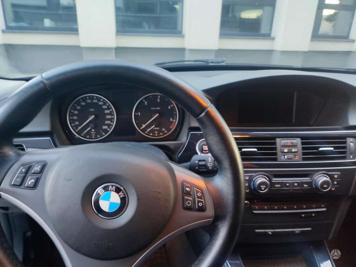 BMW 318, 2.0 l., Седан