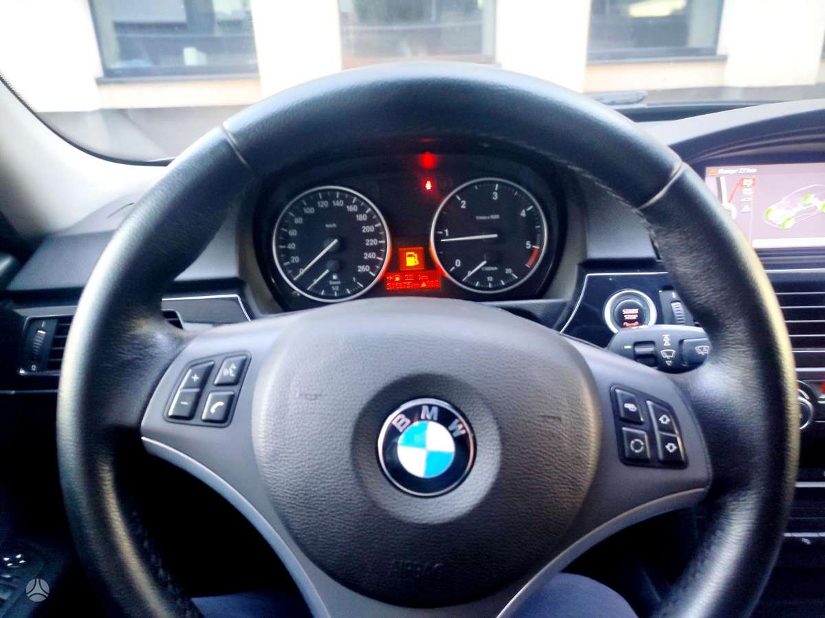 BMW 318, 2.0 l., Седан