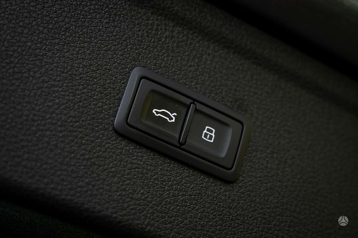 Audi Q5, 2.0 l., off-road / crossover