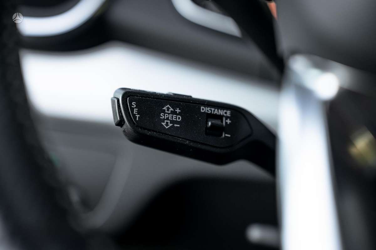 Audi Q5, 2.0 l., off-road / crossover