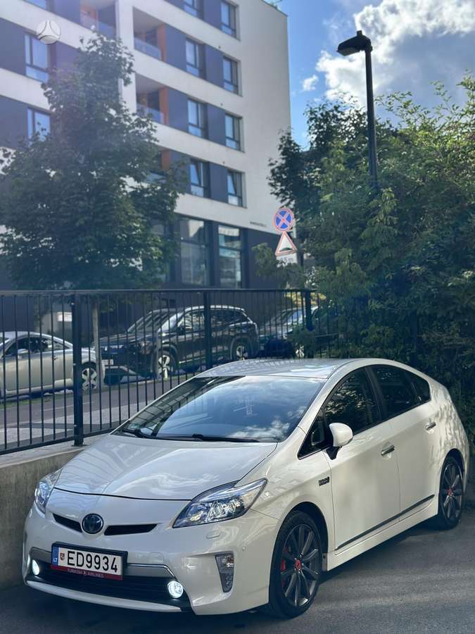 Toyota Prius, hatchback