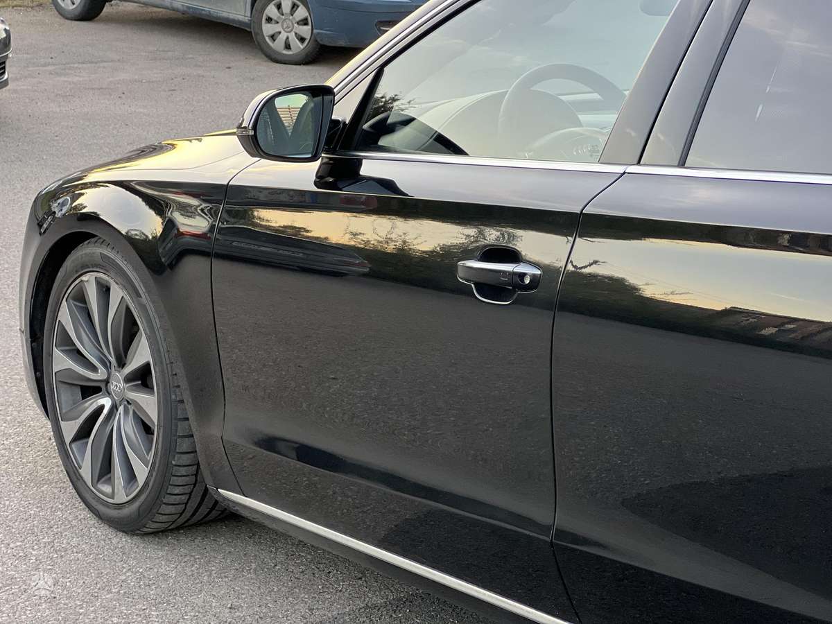 Audi A8 L, saloon / sedan