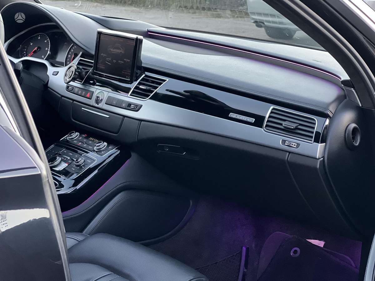 Audi A8 L, saloon / sedan