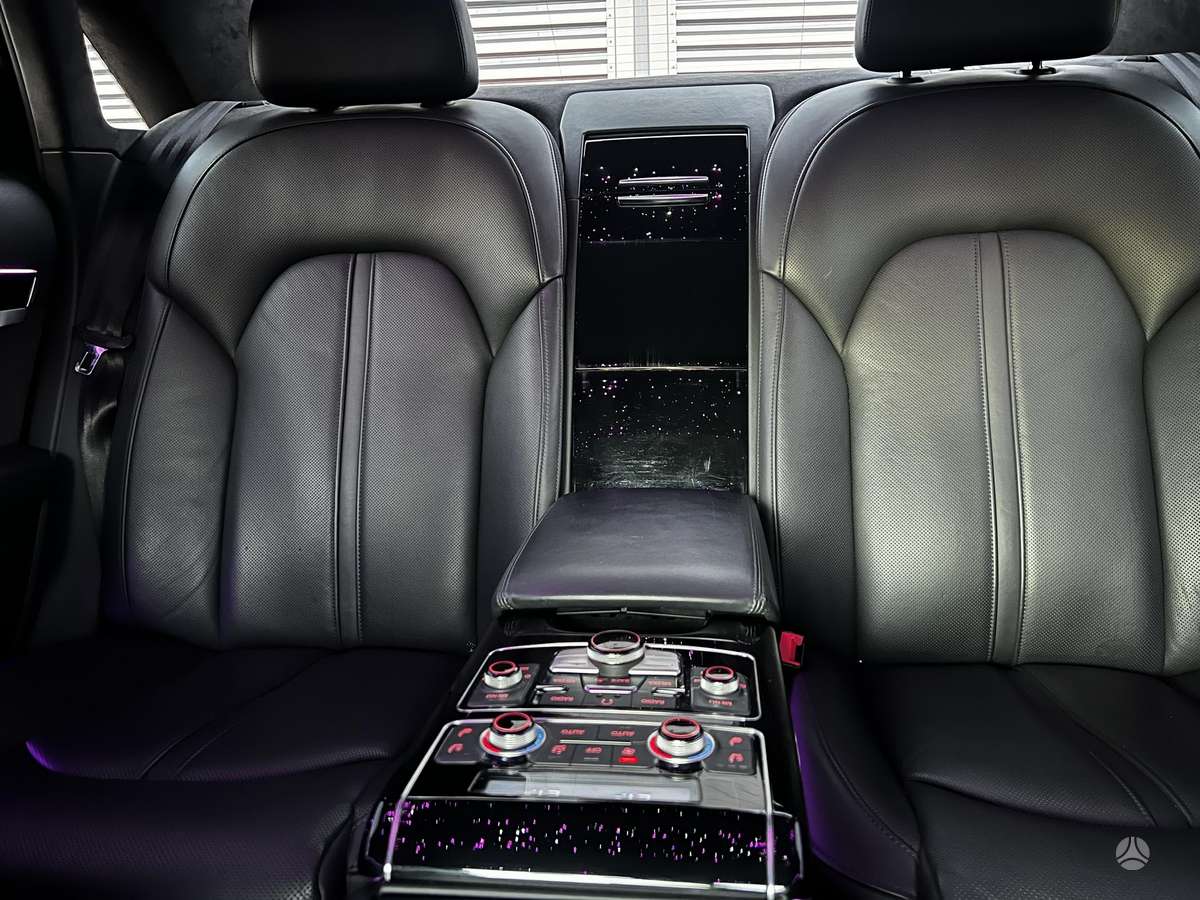 Audi A8 L, saloon / sedan
