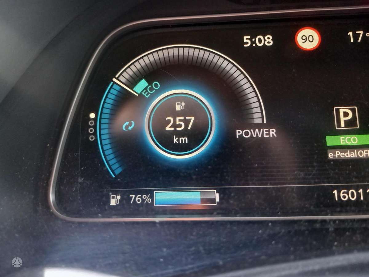 Nissan Leaf, 62 kWh, hatchback