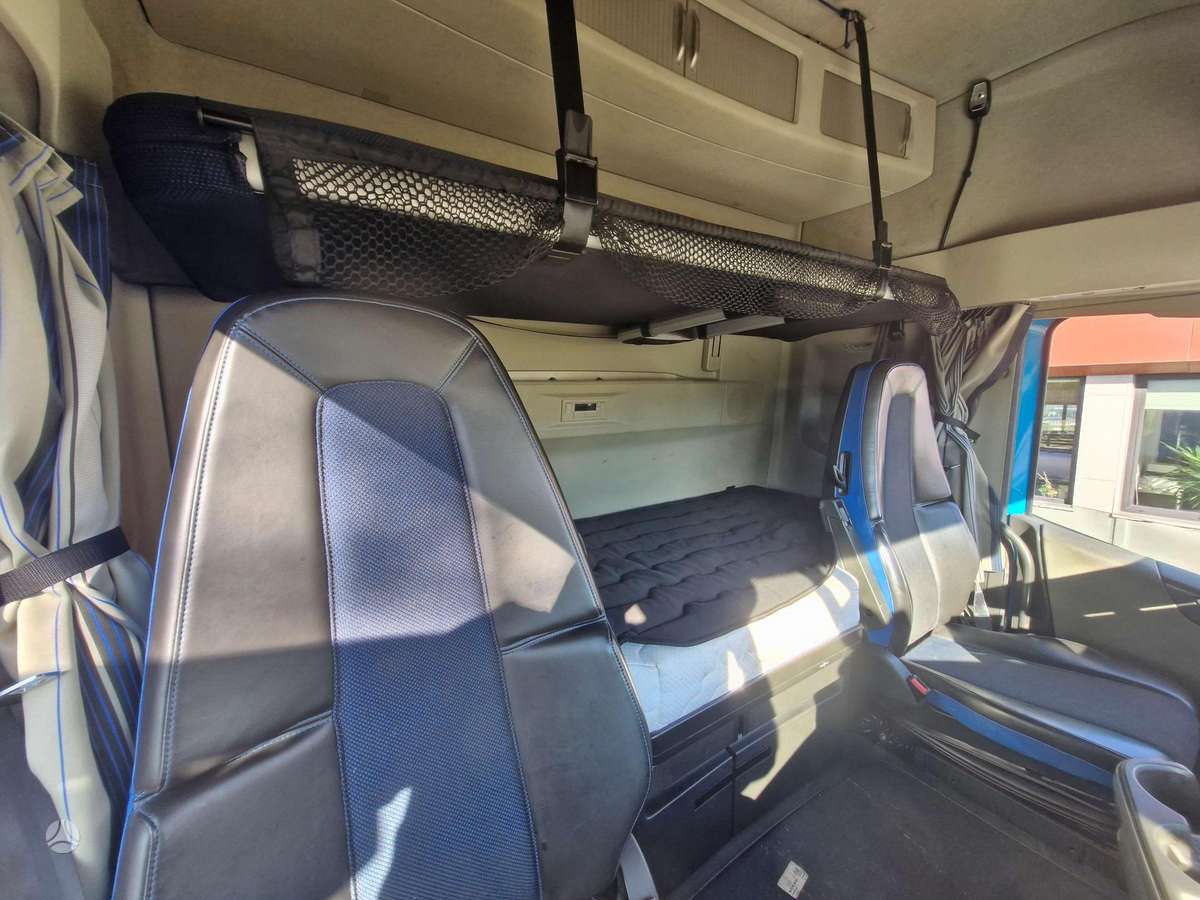 Volvo FH 460  FULL ADR, double sleeper