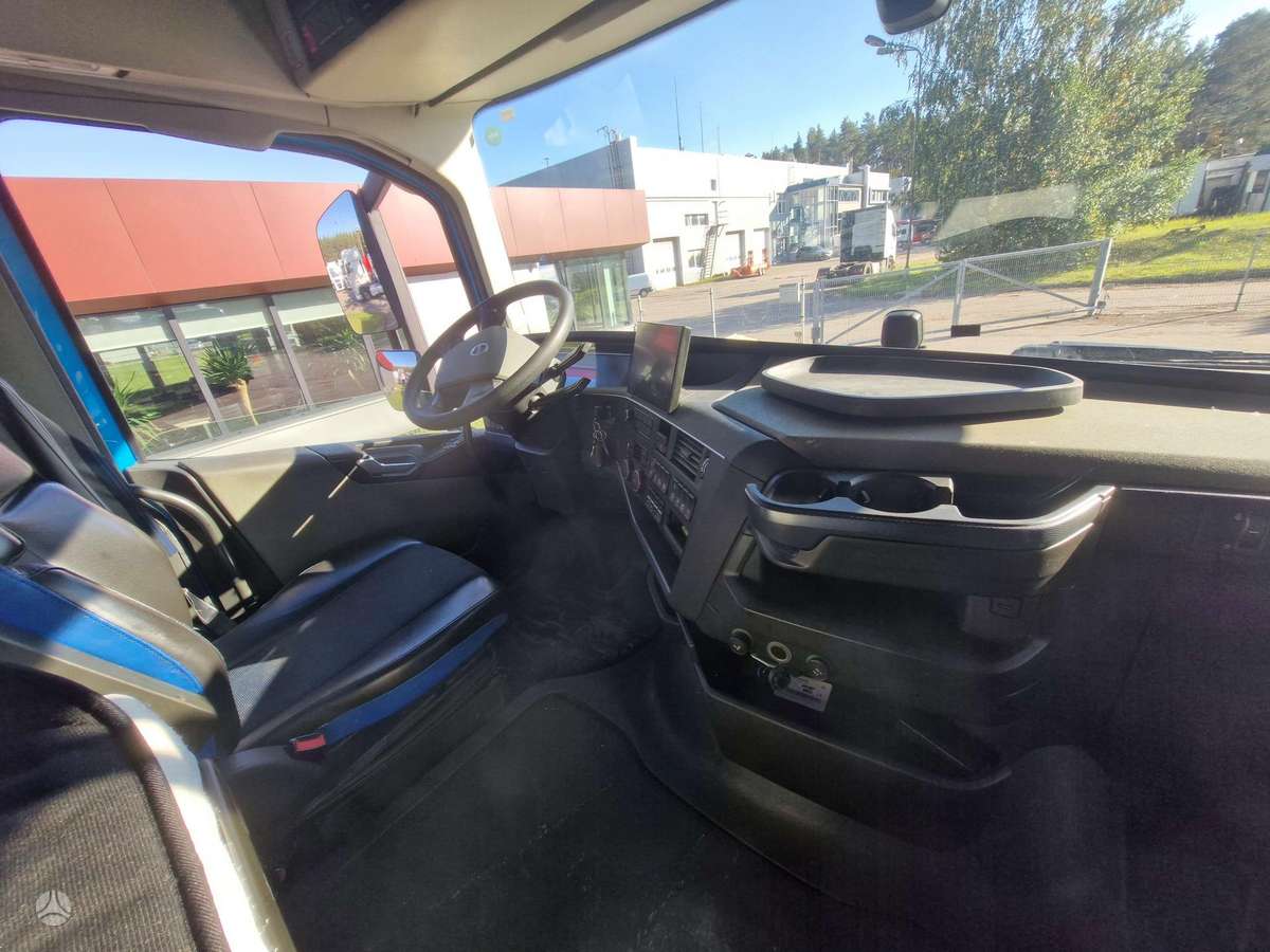 Volvo FH 460  FULL ADR, double sleeper