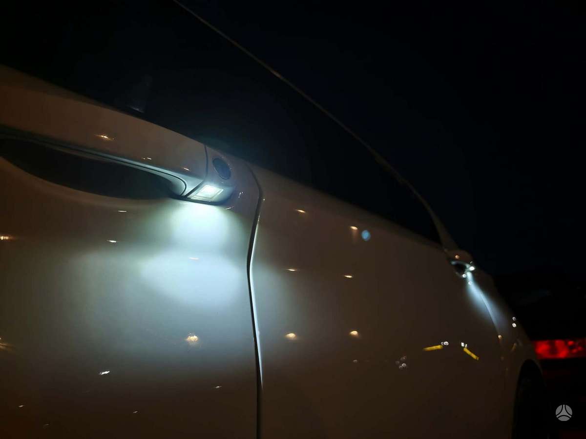 BMW 120, 2.0 l., hatchback