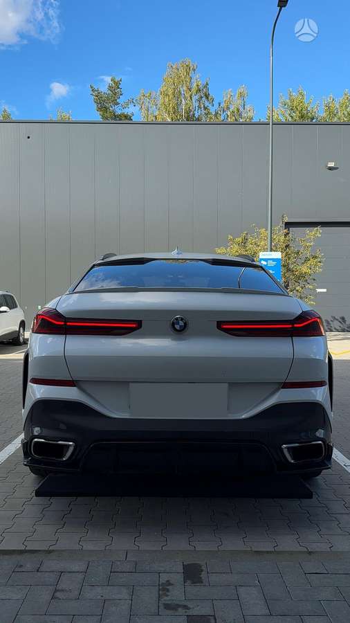 BMW X6, 3.0 l., off-road / crossover