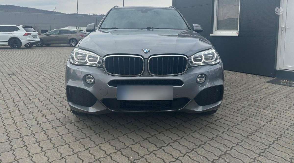 BMW X5, 3.0 l., off-road / crossover