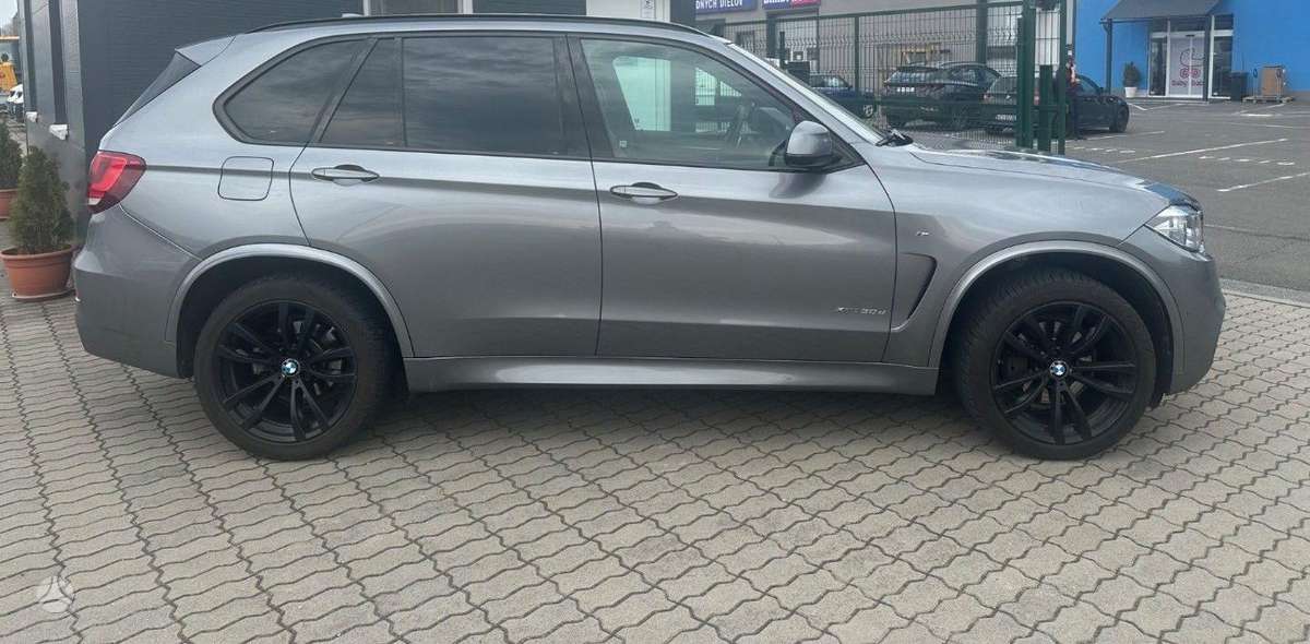 BMW X5, 3.0 l., off-road / crossover
