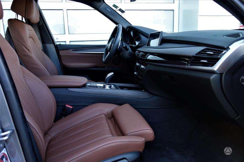 BMW X5, 3.0 l., off-road / crossover