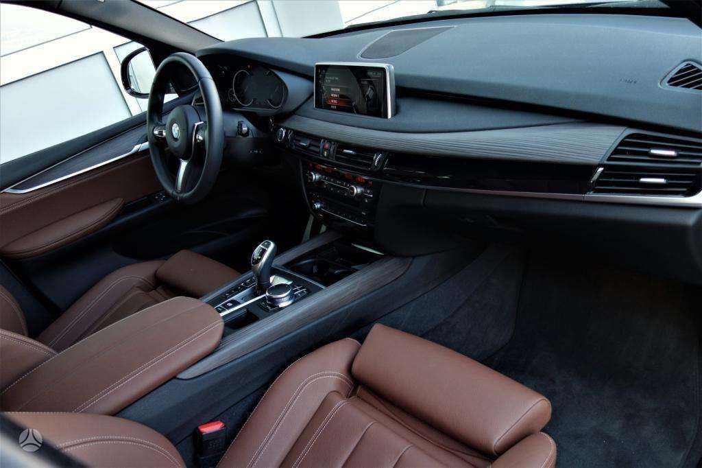 BMW X5, 3.0 l., off-road / crossover
