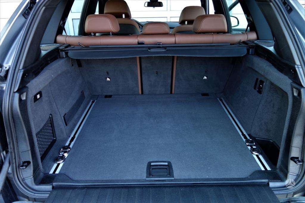 BMW X5, 3.0 l., off-road / crossover