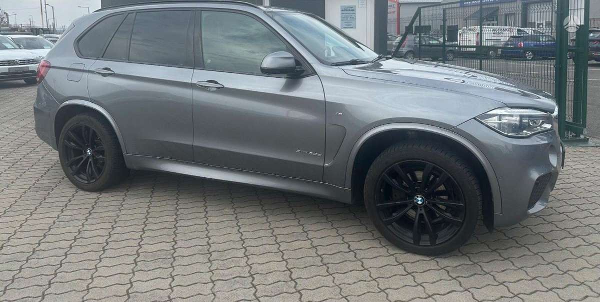 BMW X5, 3.0 l., off-road / crossover