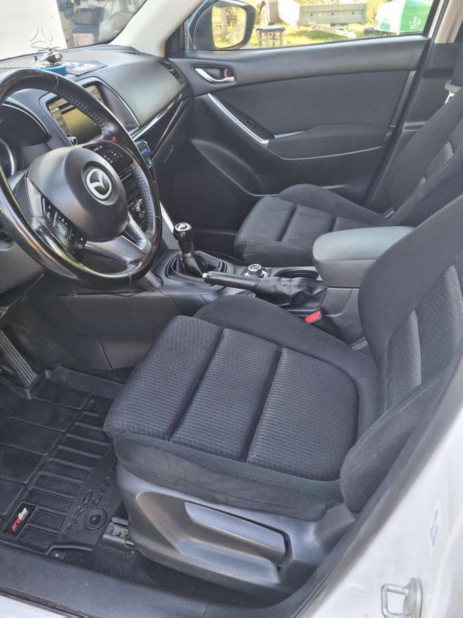 Mazda CX-5, 2.2 l., off-road / crossover