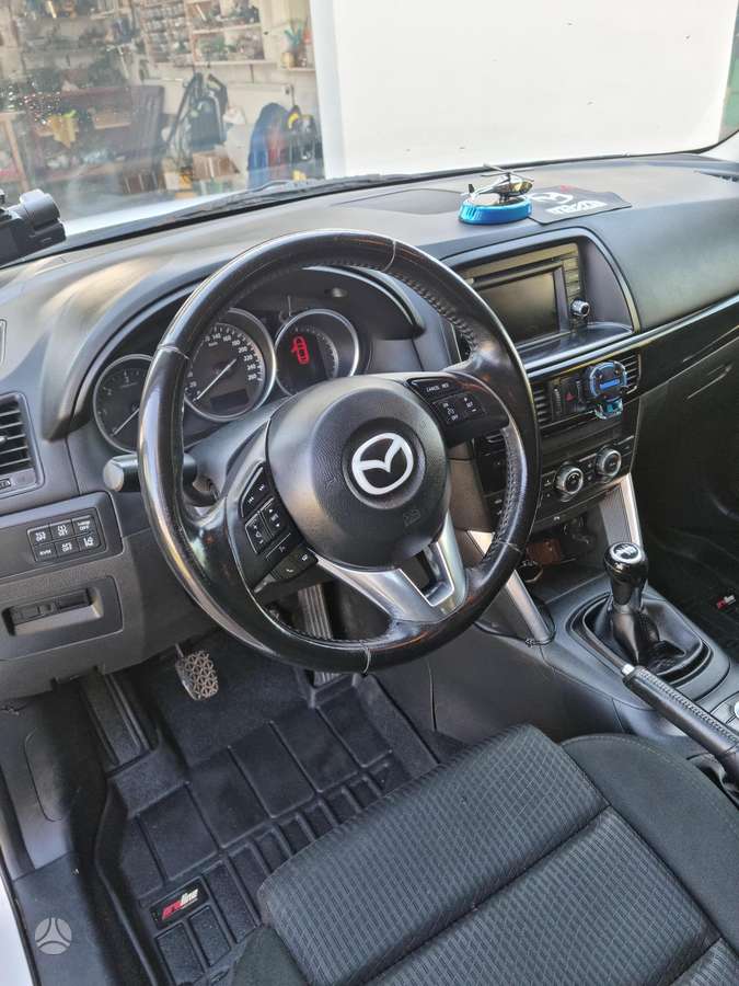 Mazda CX-5, 2.2 l., off-road / crossover