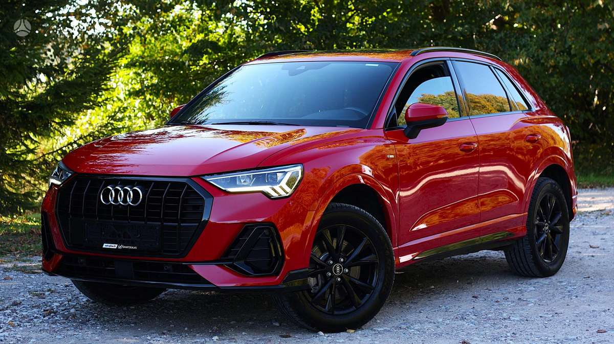 Audi Q3, 2.0 l., off-road / crossover