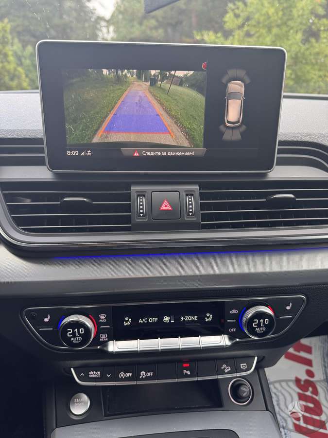 Audi Q5, 2.0 l., off-road / crossover