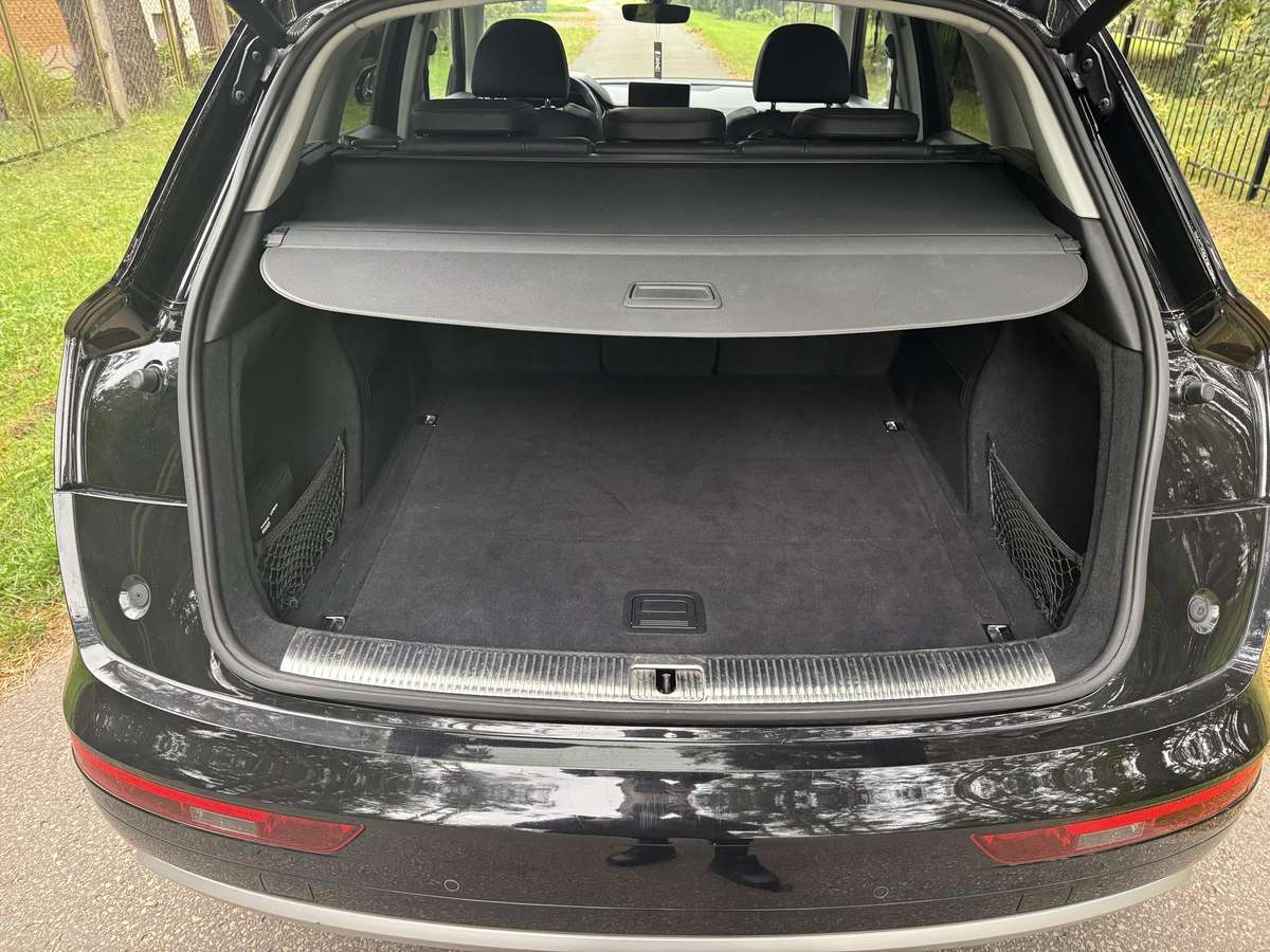 Audi Q5, 2.0 l., Внедорожник / Кроссовер