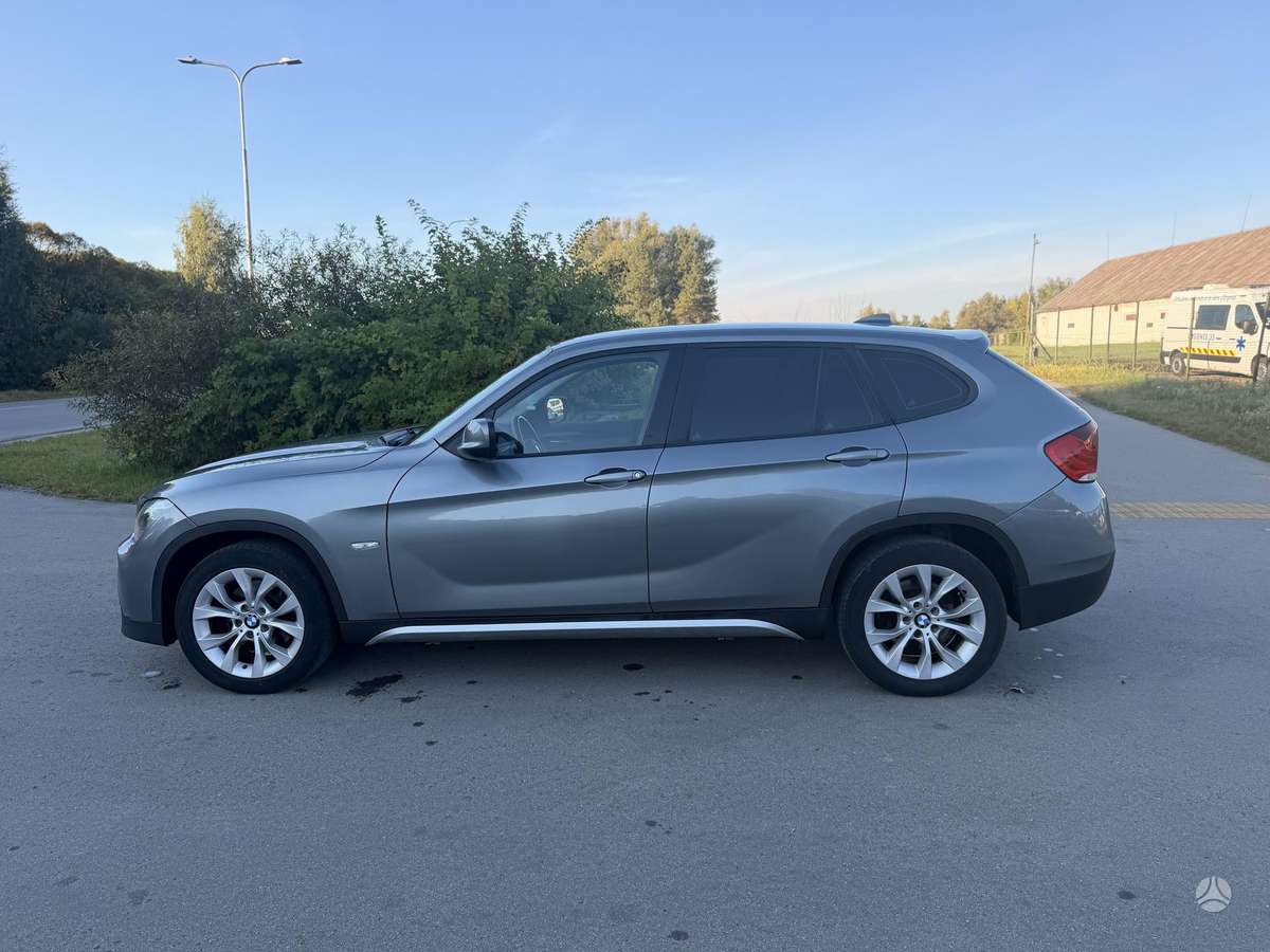 BMW X1, 2.0 l., hatchback