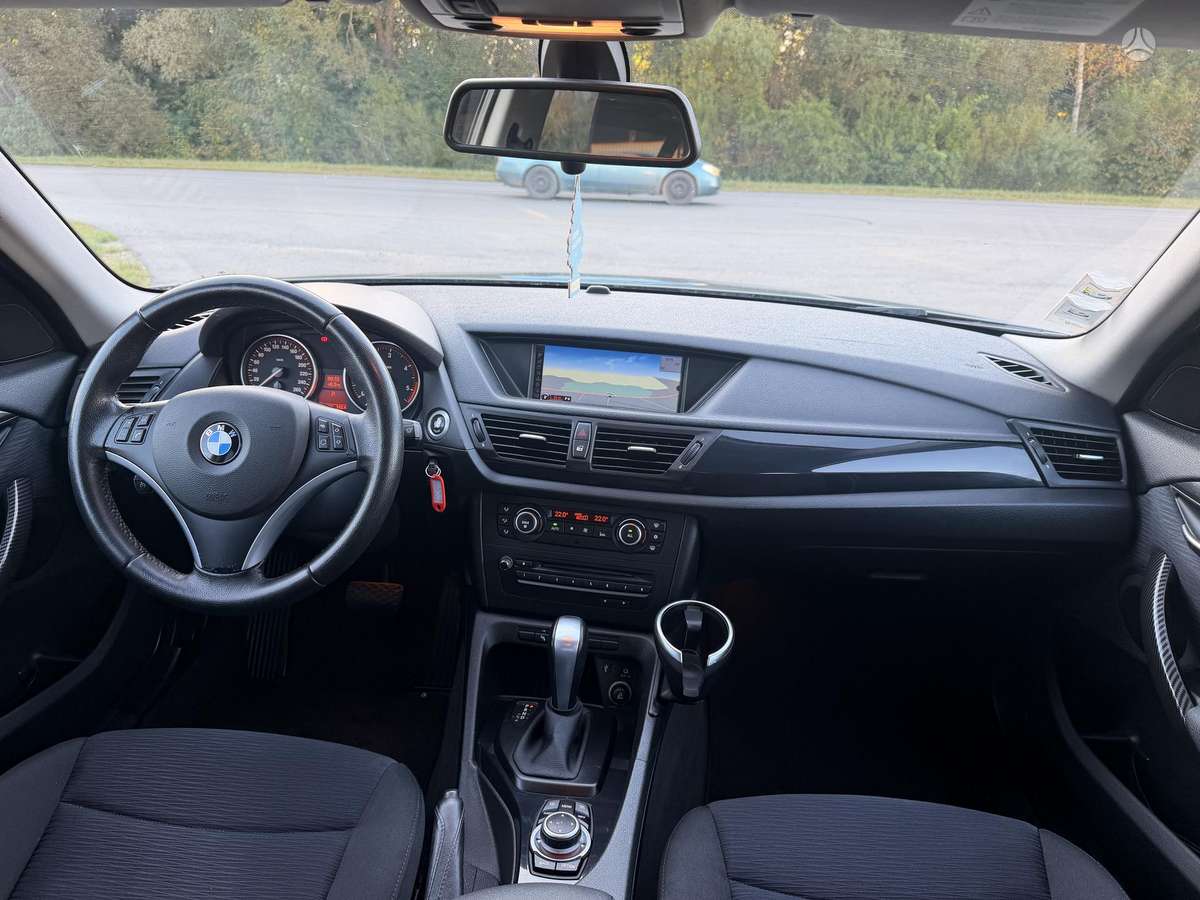 BMW X1, 2.0 l., hatchback