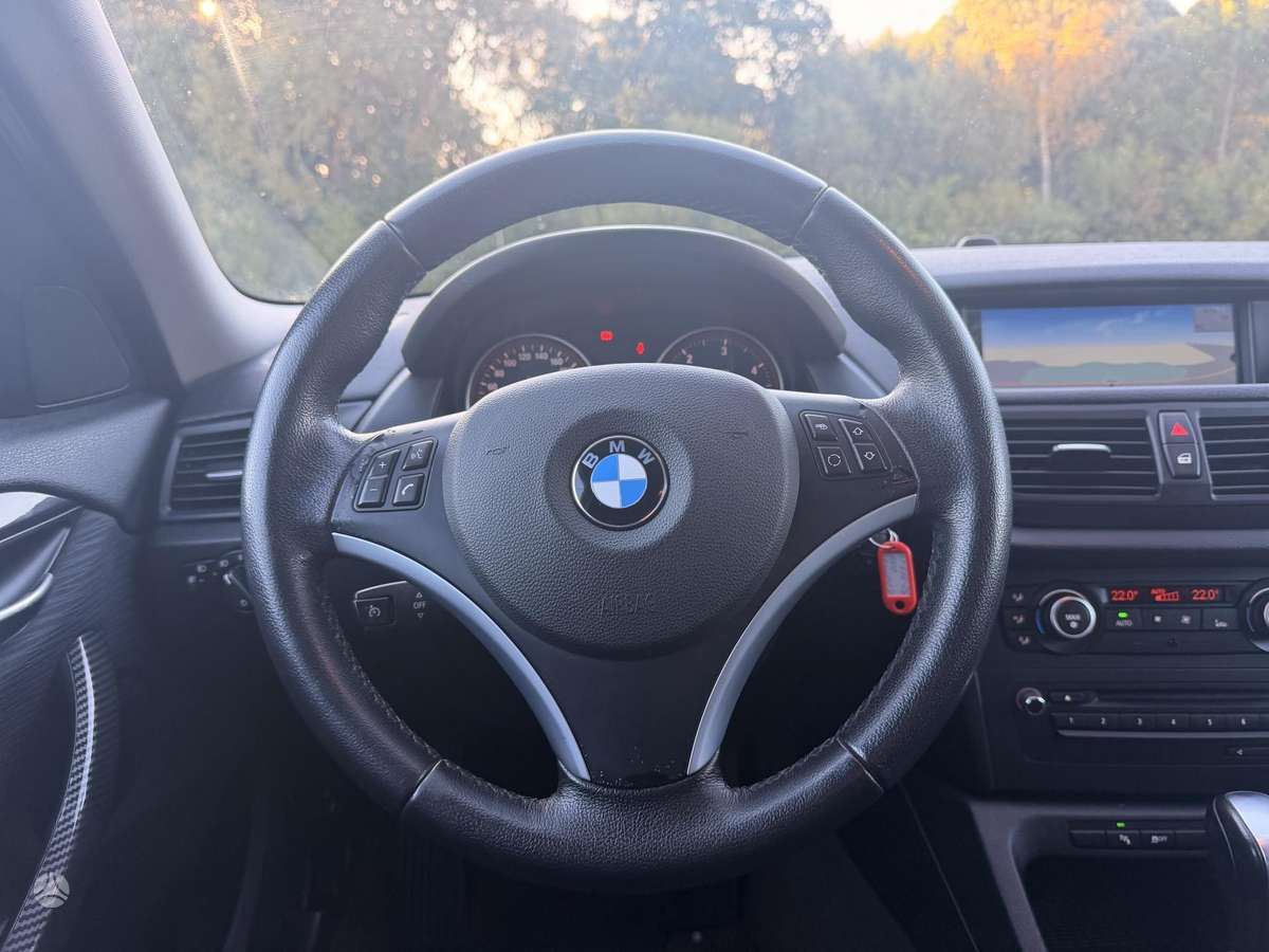 BMW X1, 2.0 l., hatchback