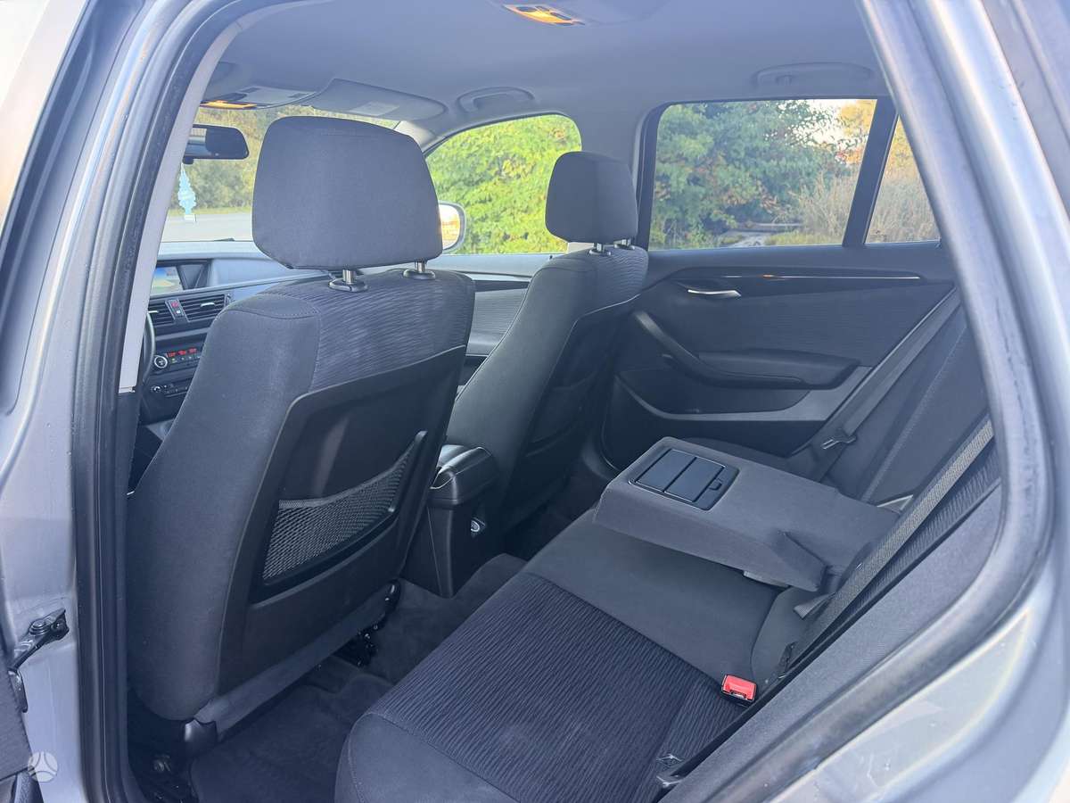 BMW X1, 2.0 l., hatchback