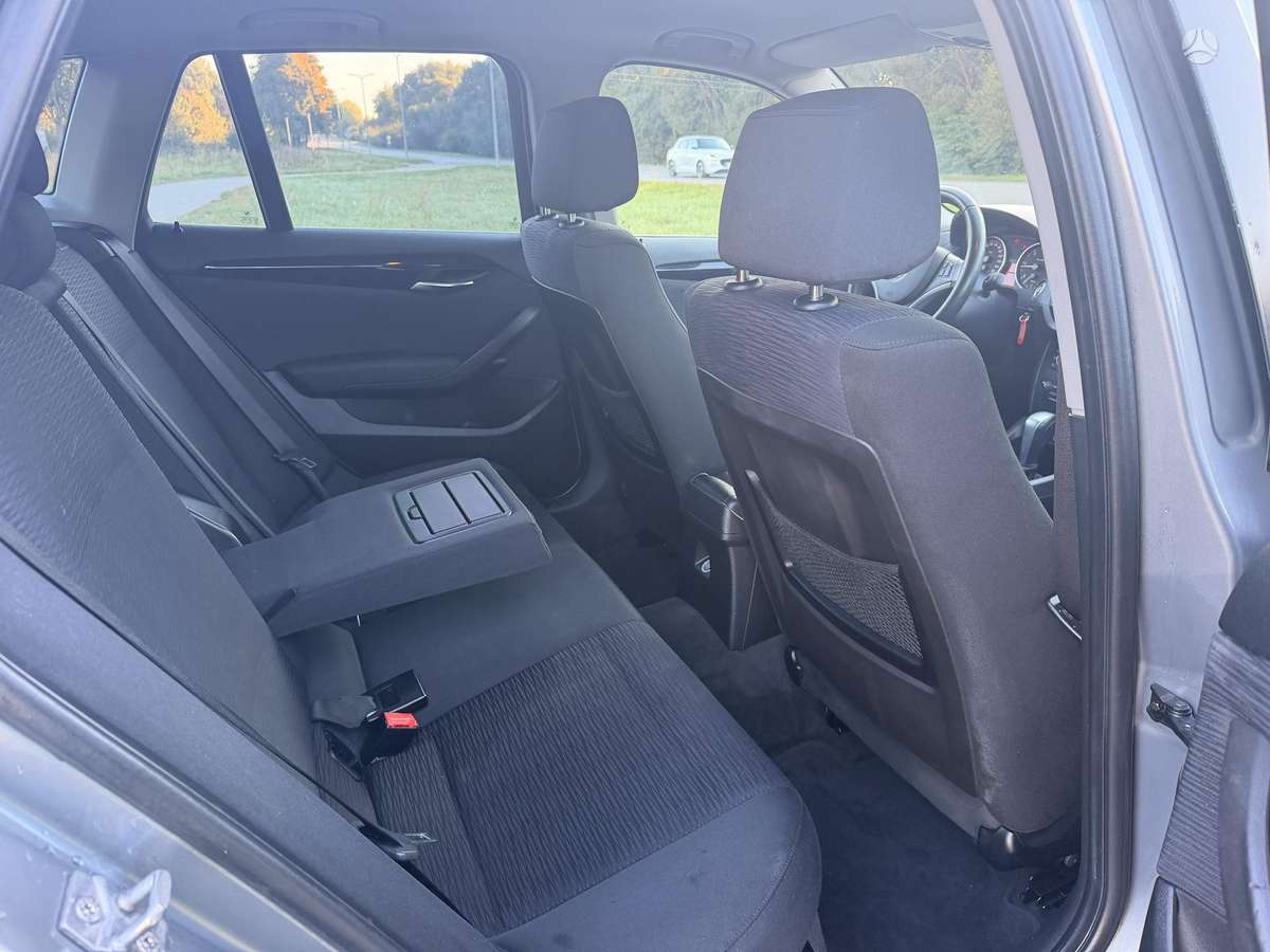 BMW X1, 2.0 l., hatchback