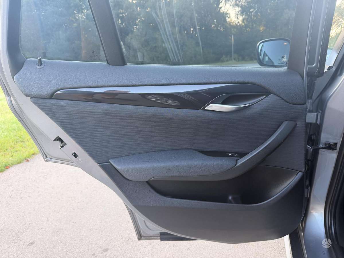 BMW X1, 2.0 l., hatchback