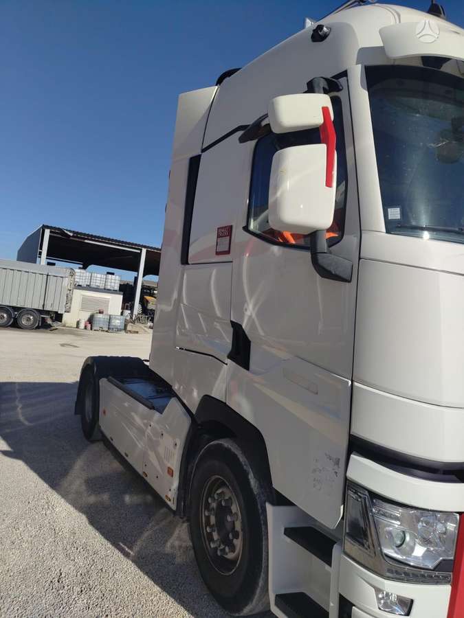 Renault T520 HIGH, FRANCE, double sleeper