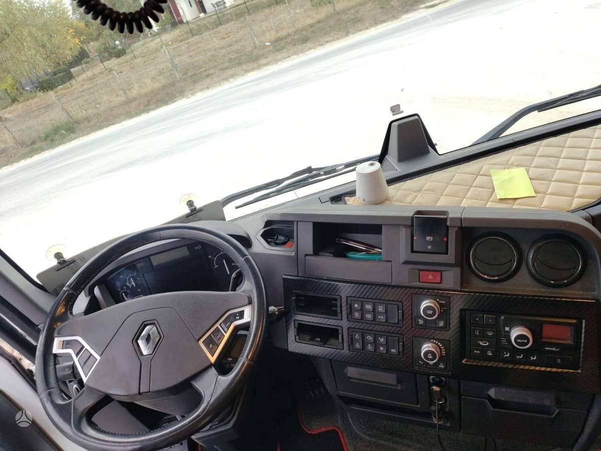 Renault T520 HIGH, FRANCE, double sleeper