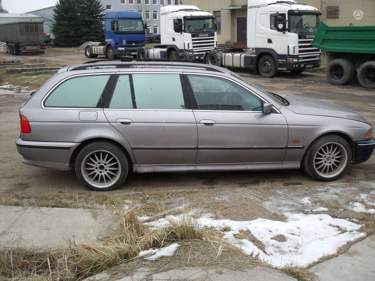BMW 525 Dalimis