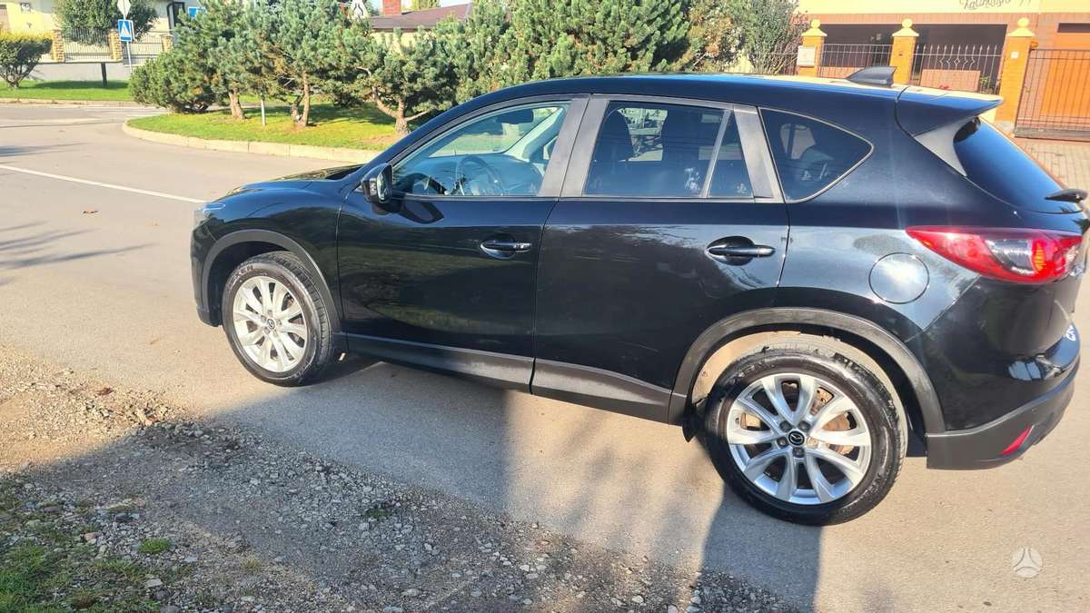 Mazda CX-5, 2.2 l., off-road / crossover