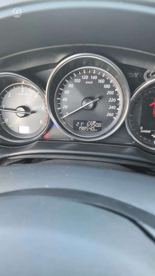 Mazda CX-5, 2.2 l., off-road / crossover