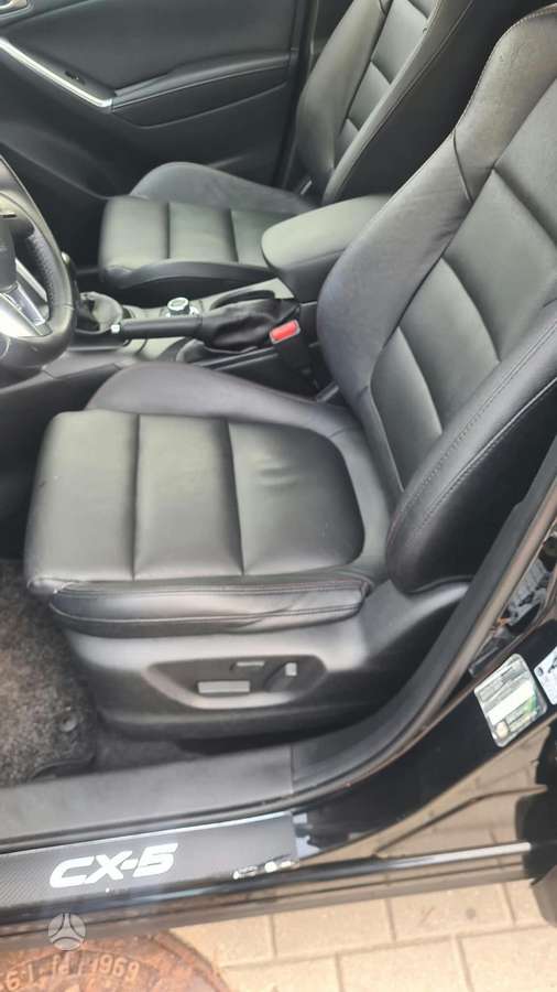 Mazda CX-5, 2.2 l., off-road / crossover