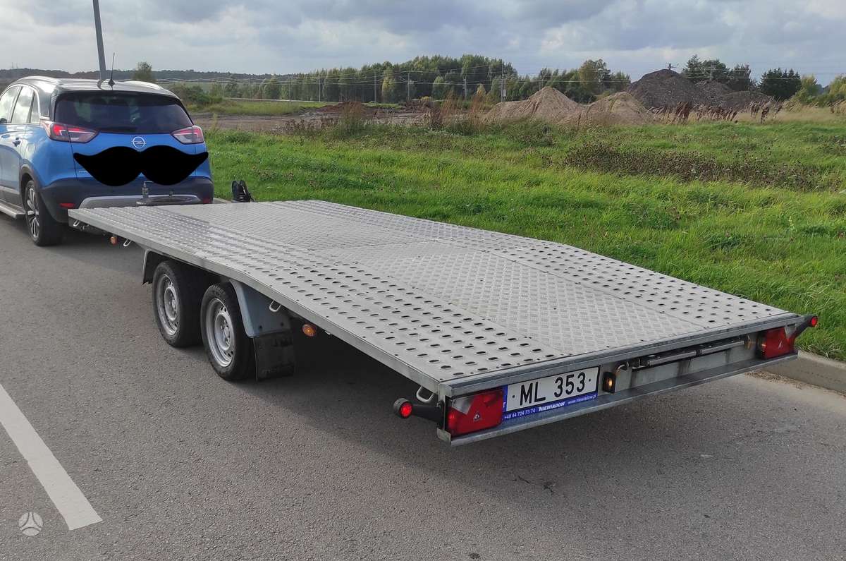 Niewiadow, auto transporter