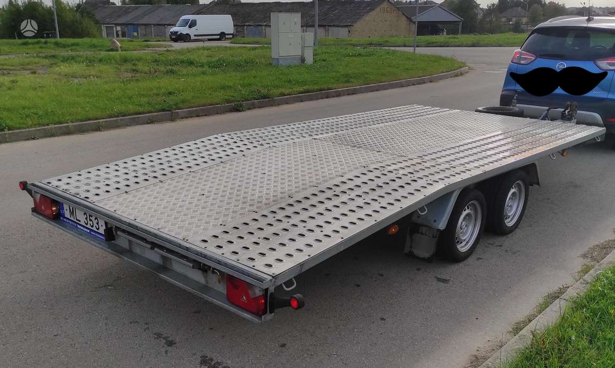 Niewiadow, auto transporter