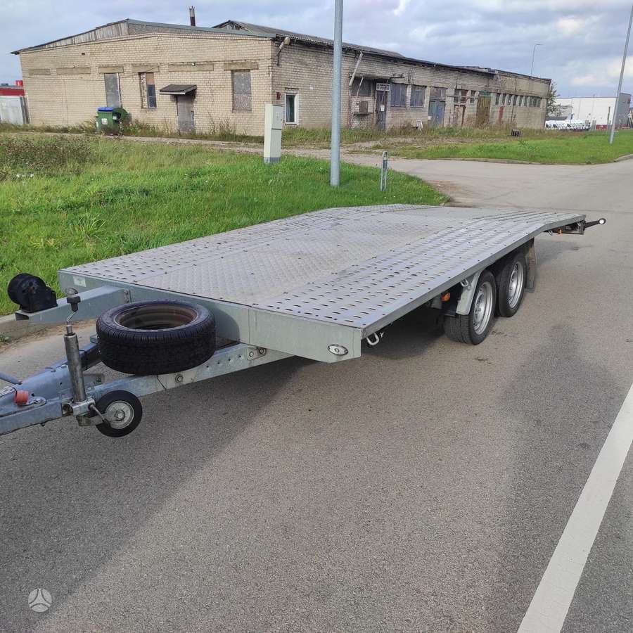 Niewiadow, auto transporter