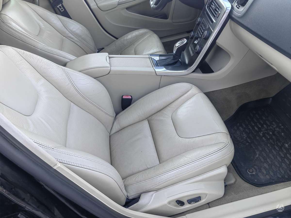 Volvo S60, 2.5 l., Седан