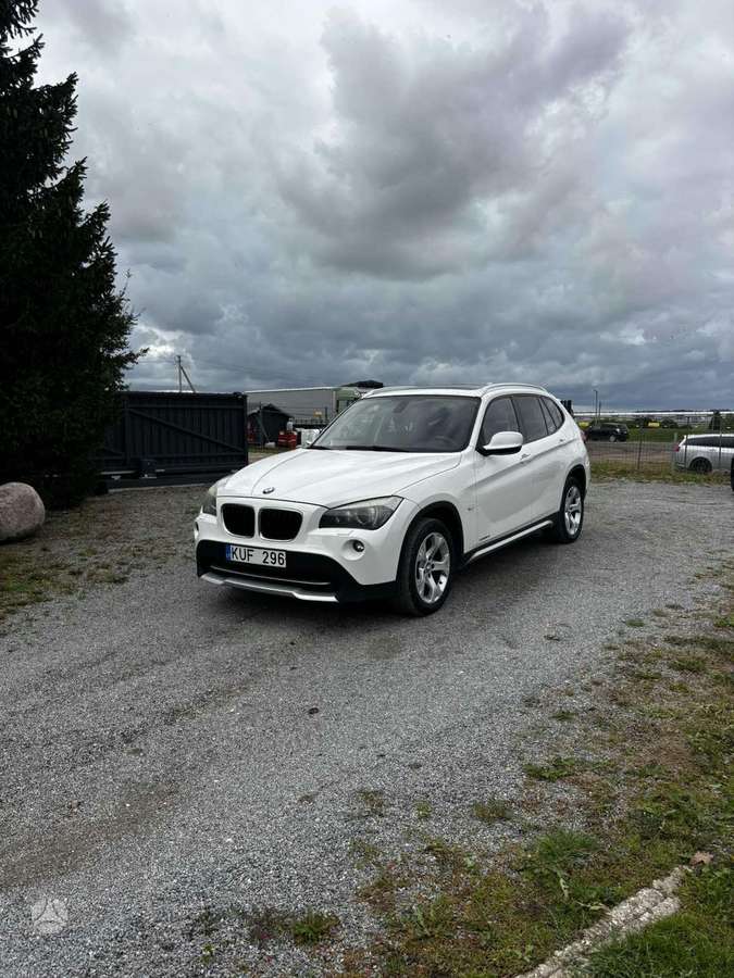 BMW X1, 2.0 l., Внедорожник / Кроссовер